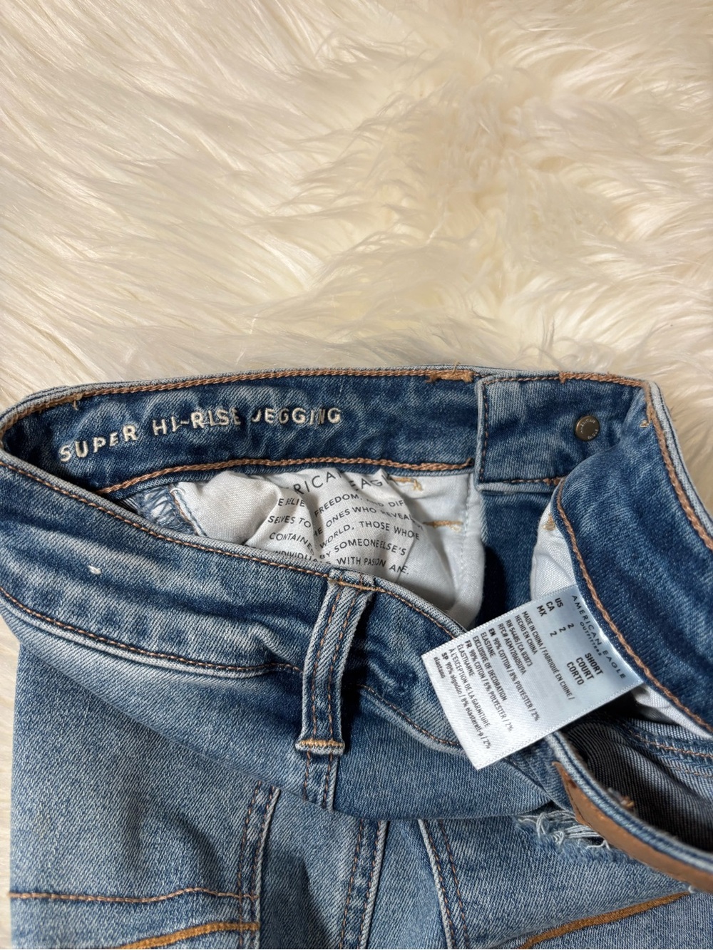 American Eagle Outfitters Women’s Distressed Blue High-Rise Skinny Jeans - Picture 4 of 4